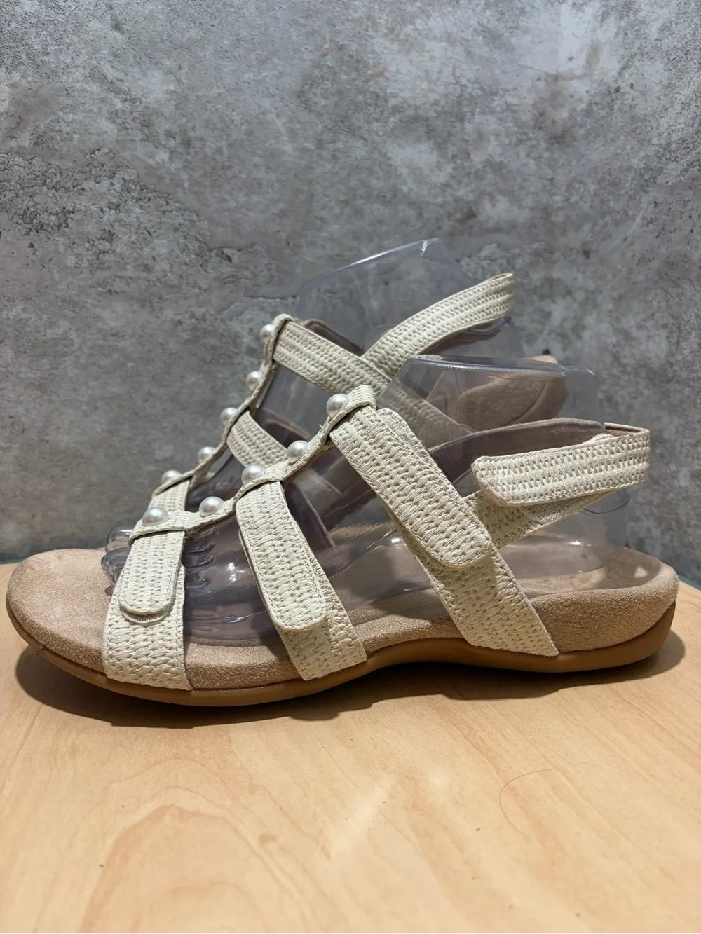 Vionic Amber Pearl Adjustable Backstrap Sandal women’s size 9